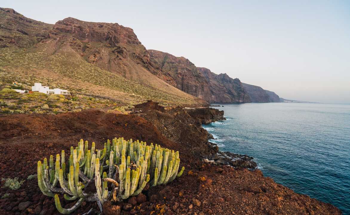 Canary Islands vs. Mainland Spain: The Great Salary Comparison