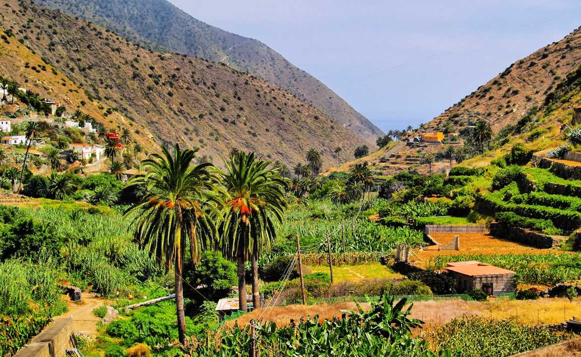 Salary Landscape in the Canary Islands: A Comprehensive Overview