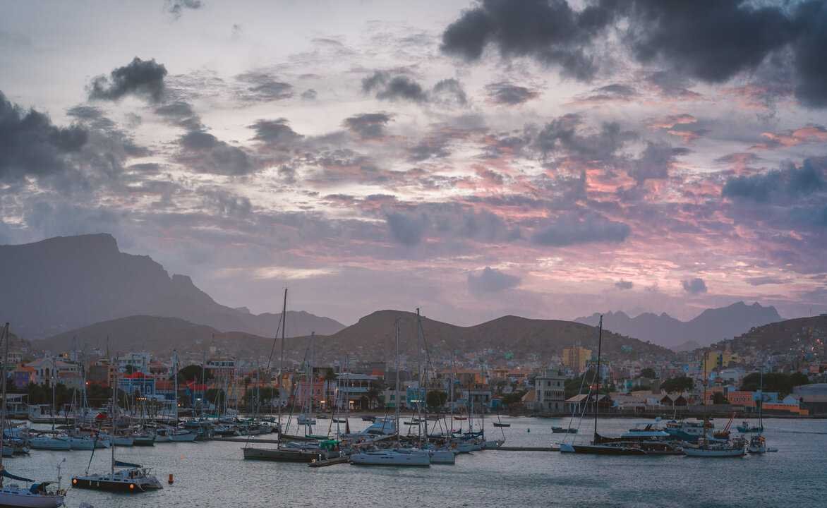 Electric Vehicles in the Canary Islands: Benefits, Infrastructure and Practical Guide